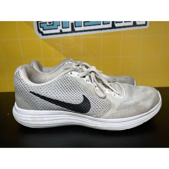 Nike Revolution 3 Women’s Running Shoes 819303-102 White Gray Black Size 8.5 604 - Picture 4 of 8